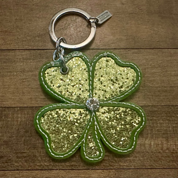 Coach Green Leather Glittered Four Leaf Clover Shamrock Keychain Fob Bag Charm - Picture 3 of 7